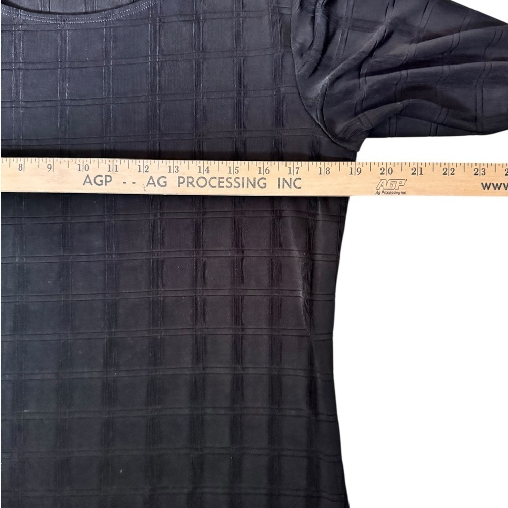 Chico’s Travelers Black Textured Grid Long Sleeve Top Size 3 Classic Minimalist - Picture 4 of 7